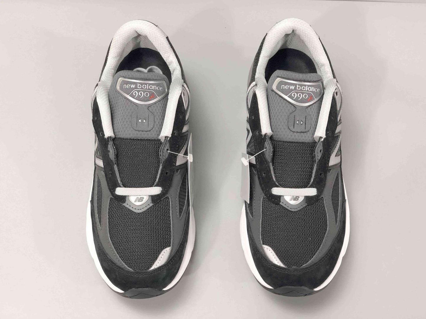 New Balance 990 V6