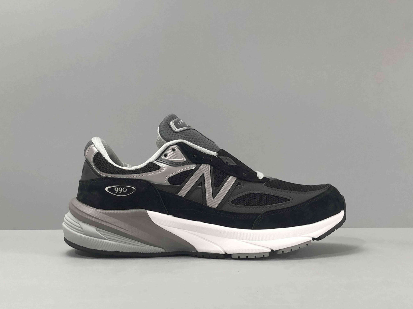 New Balance 990 V6