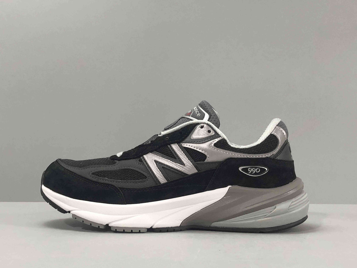 New Balance 990 V6