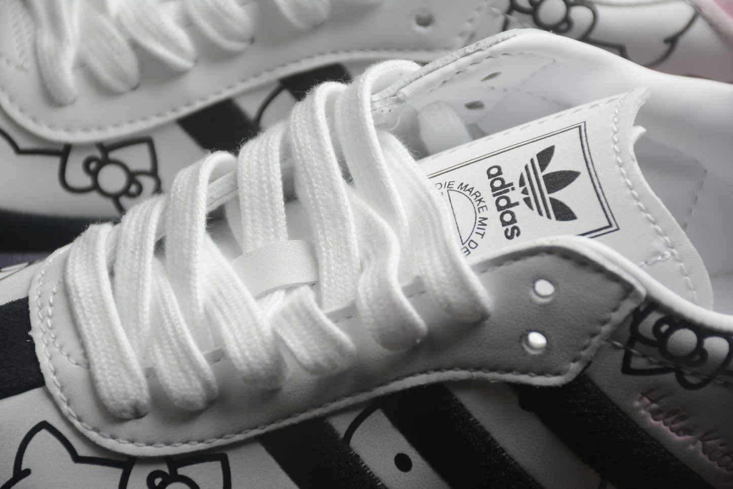 Adidas Hello Kitty
