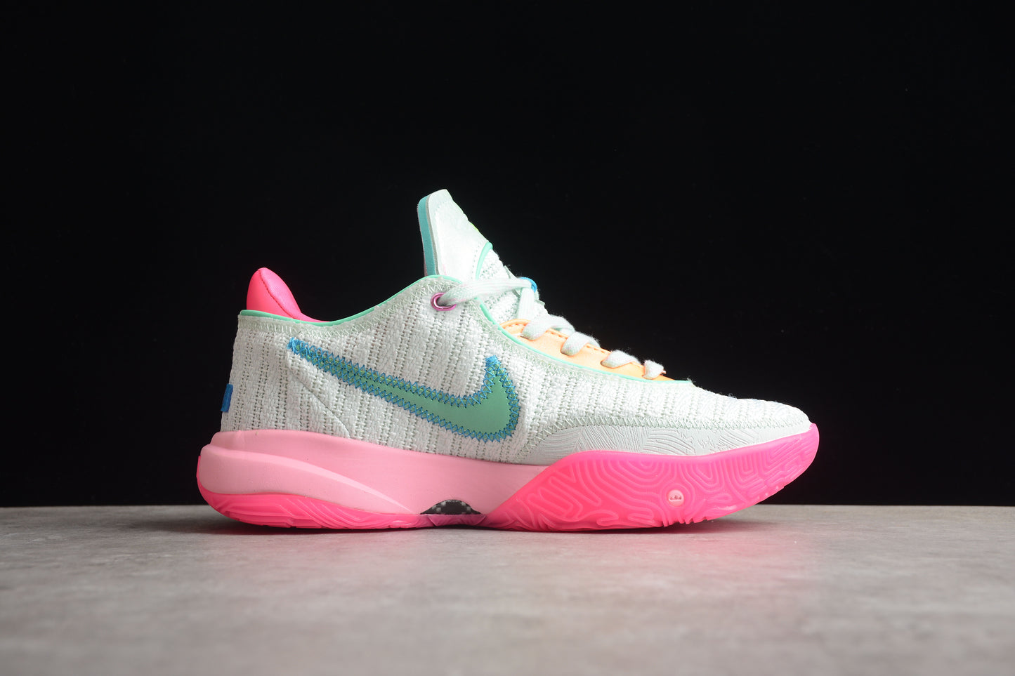 Nike LeBron XX