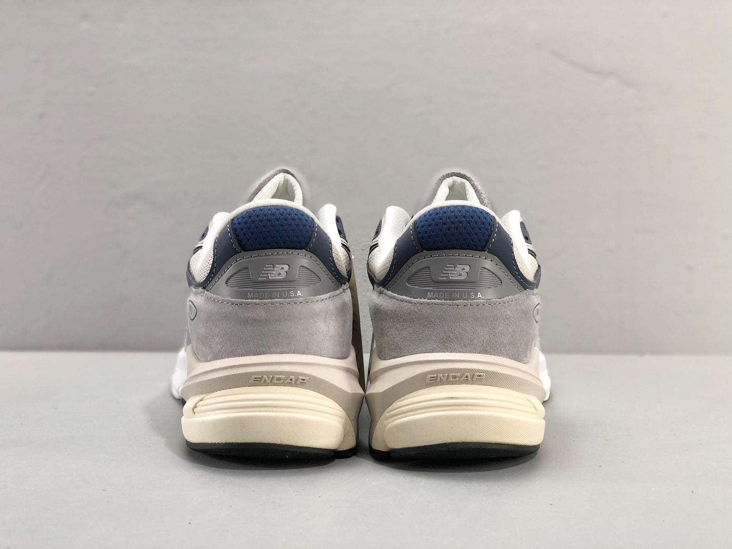 New Balance 990 V6