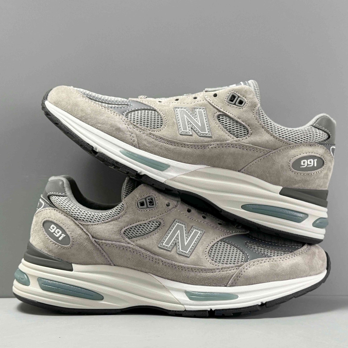 New Balance 991