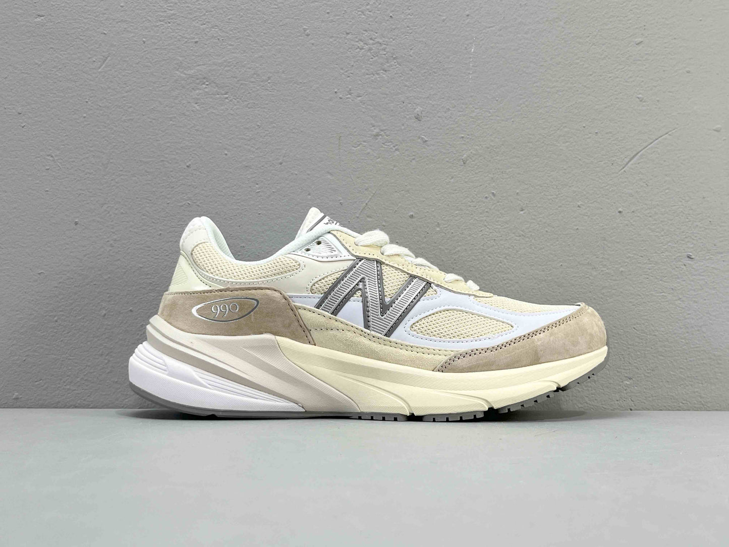 New Balance 990 V6
