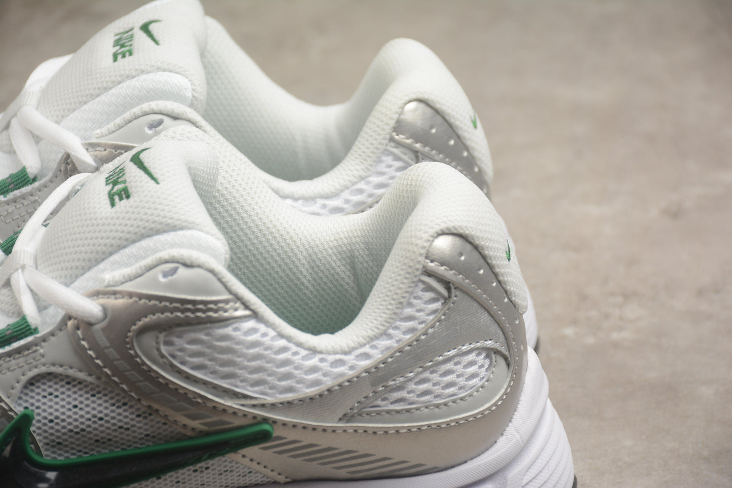 Nike V5 RNR