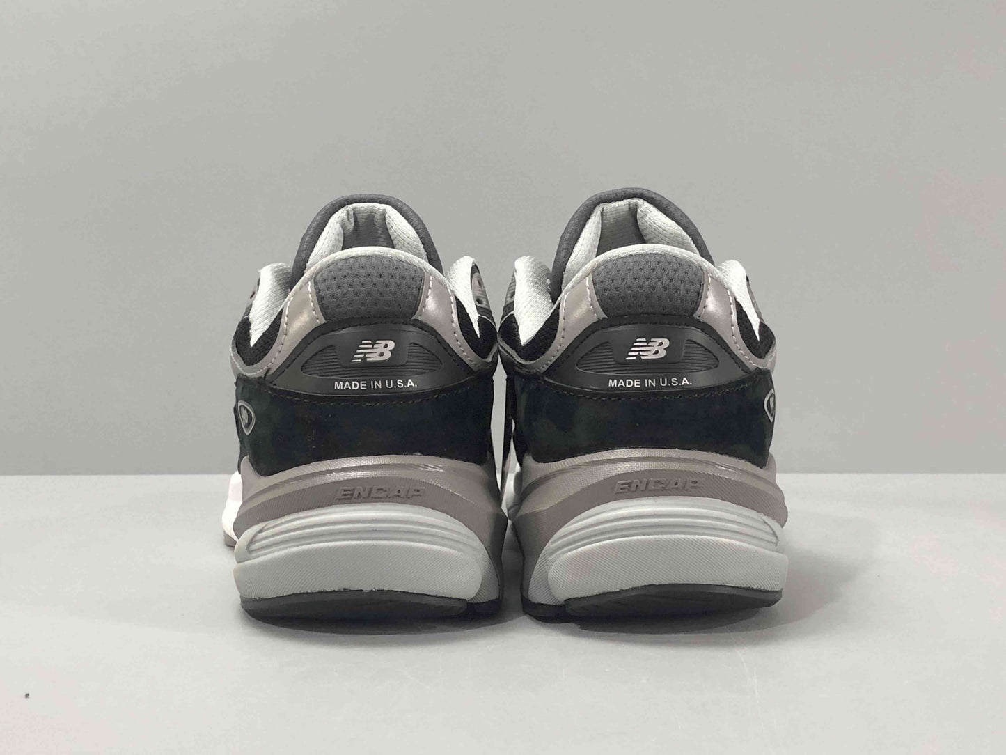 New Balance 990 V6