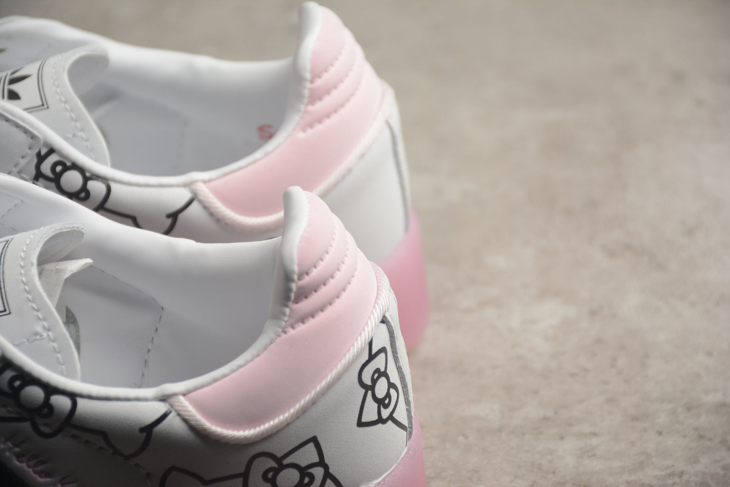 Adidas Hello Kitty