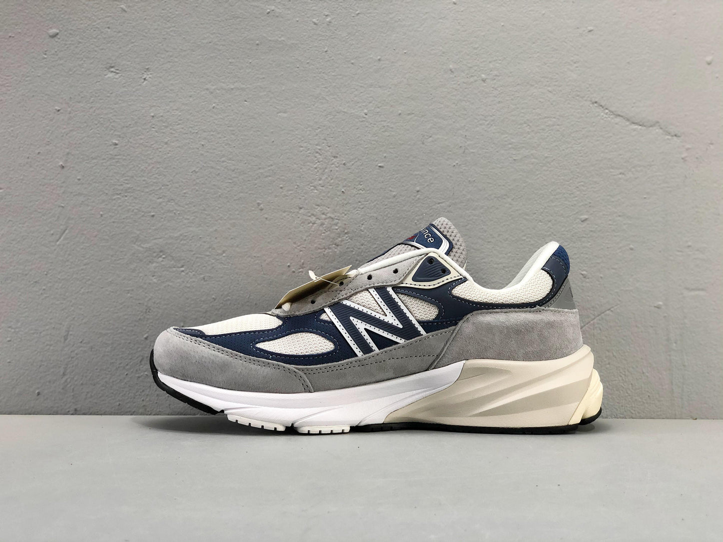 New Balance 990 V6
