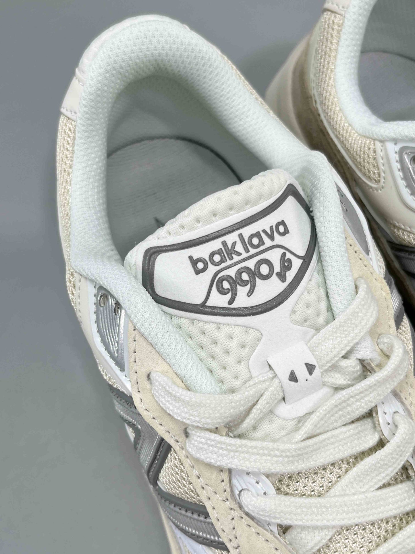 New Balance 990 V6
