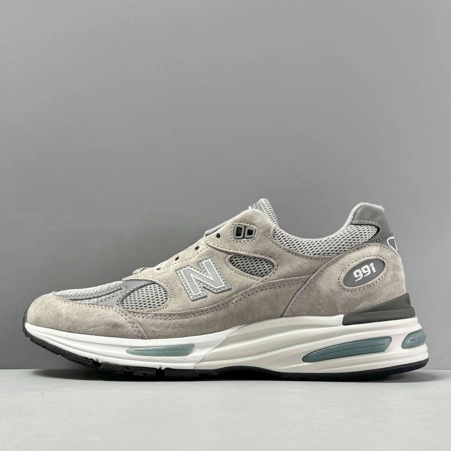 New Balance 991