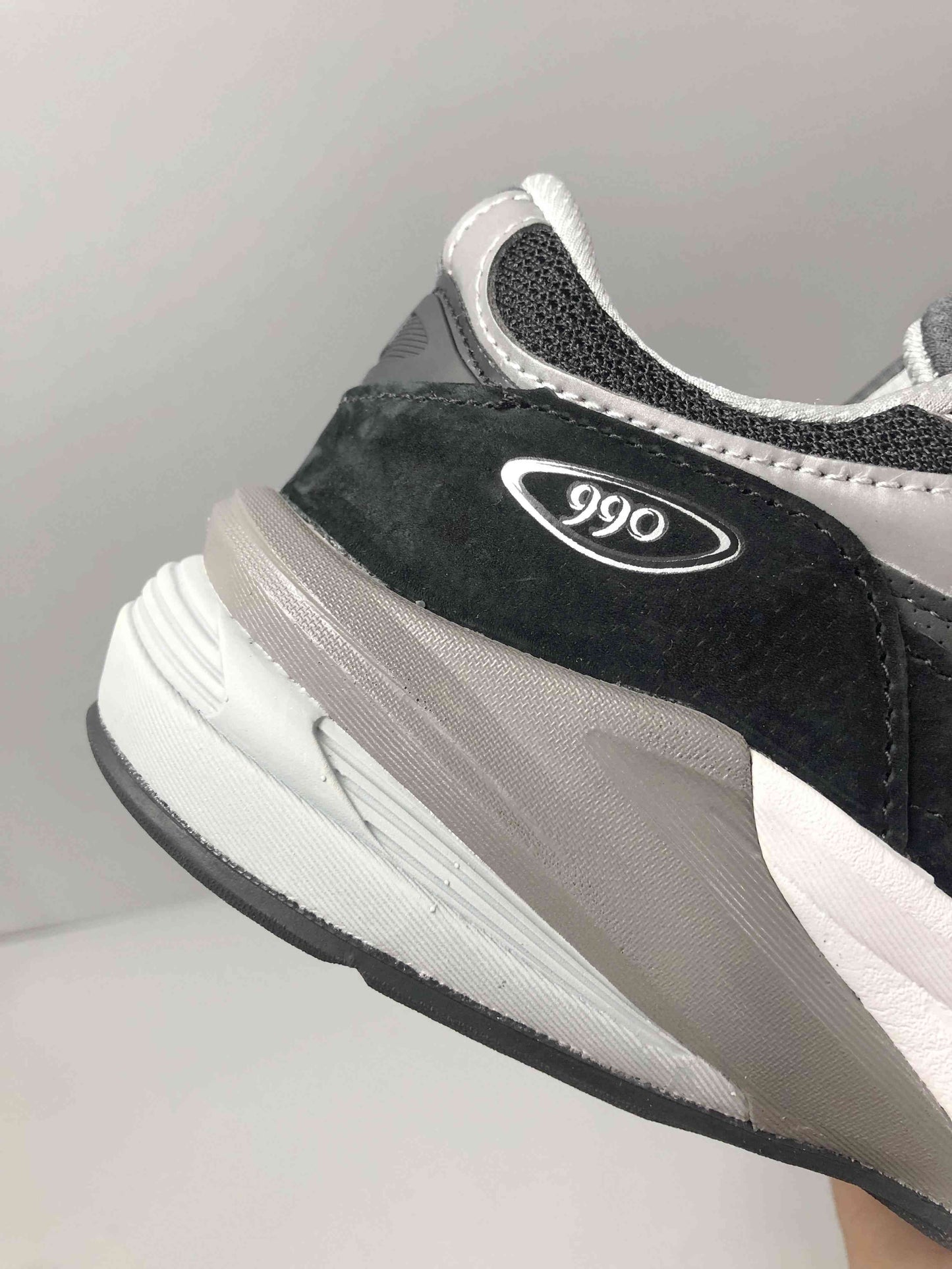 New Balance 990 V6