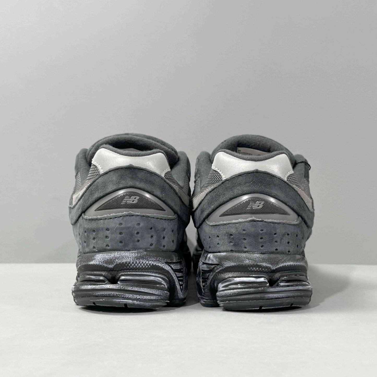 New Balance NB 2002R