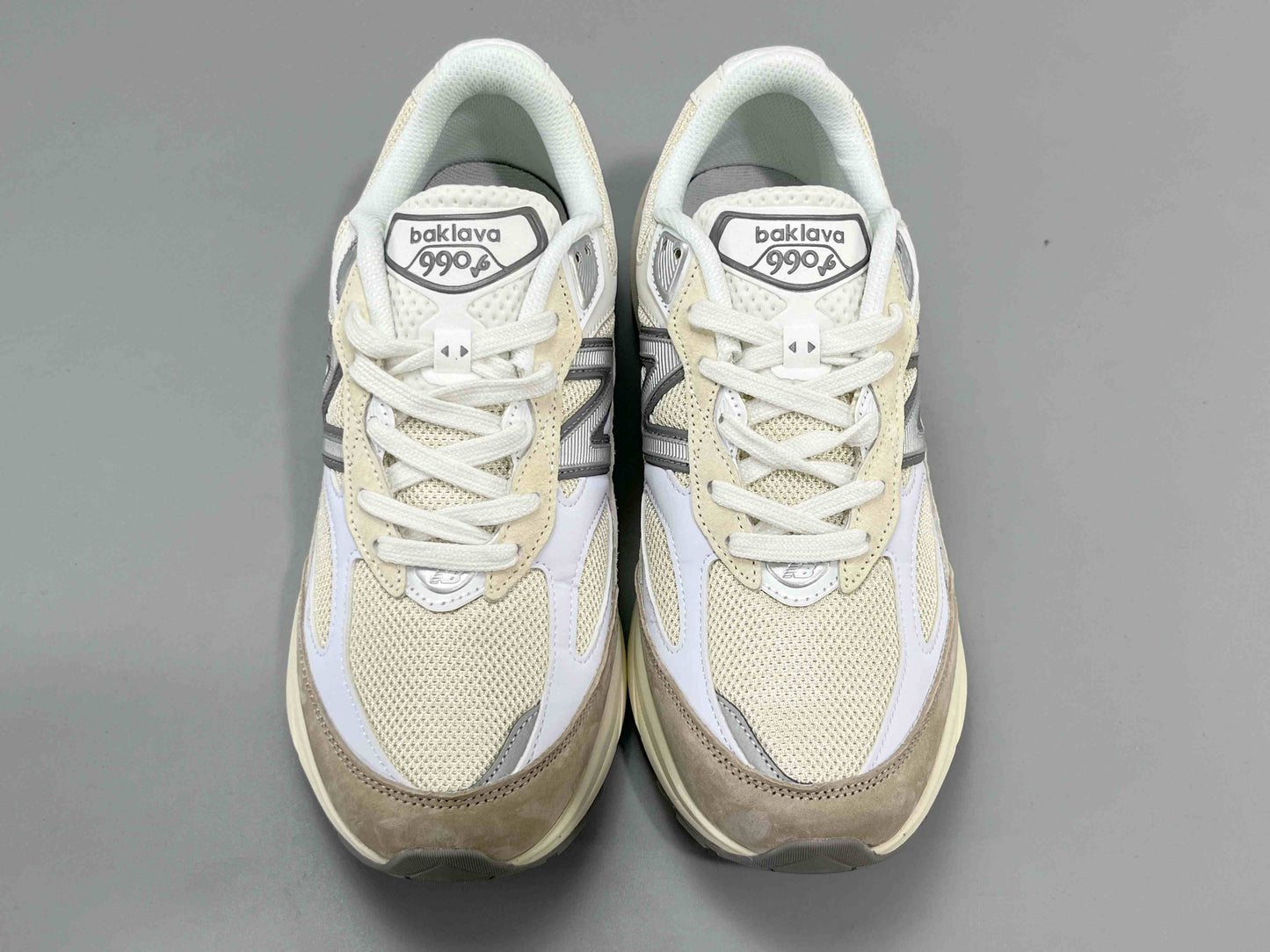New Balance 990 V6