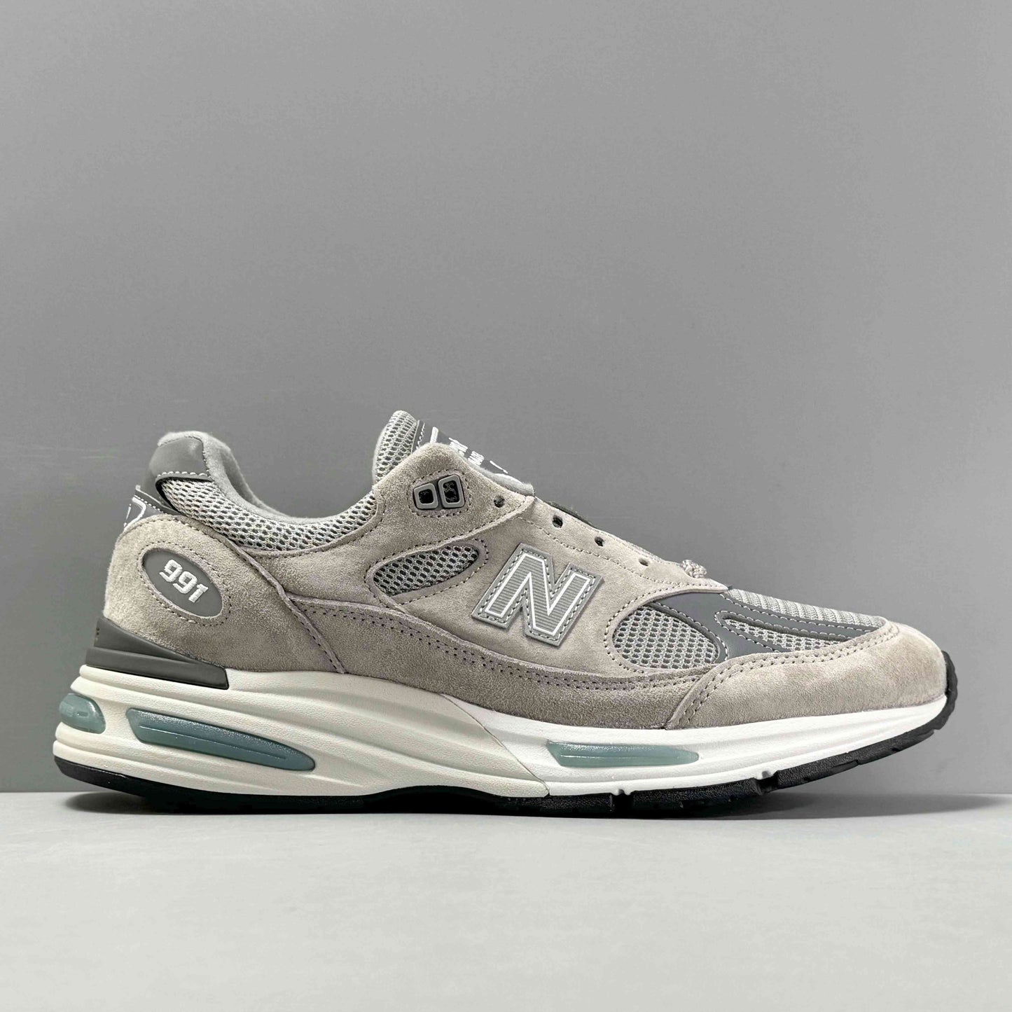 New Balance 991