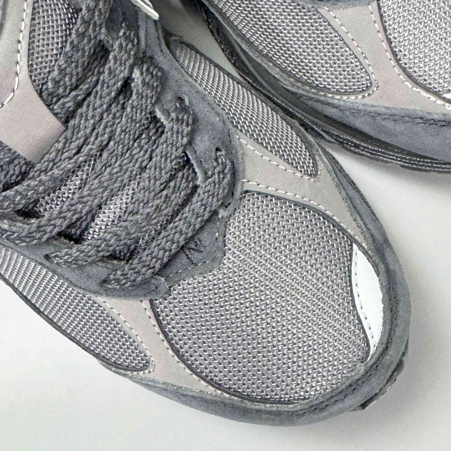 New Balance NB 2002R