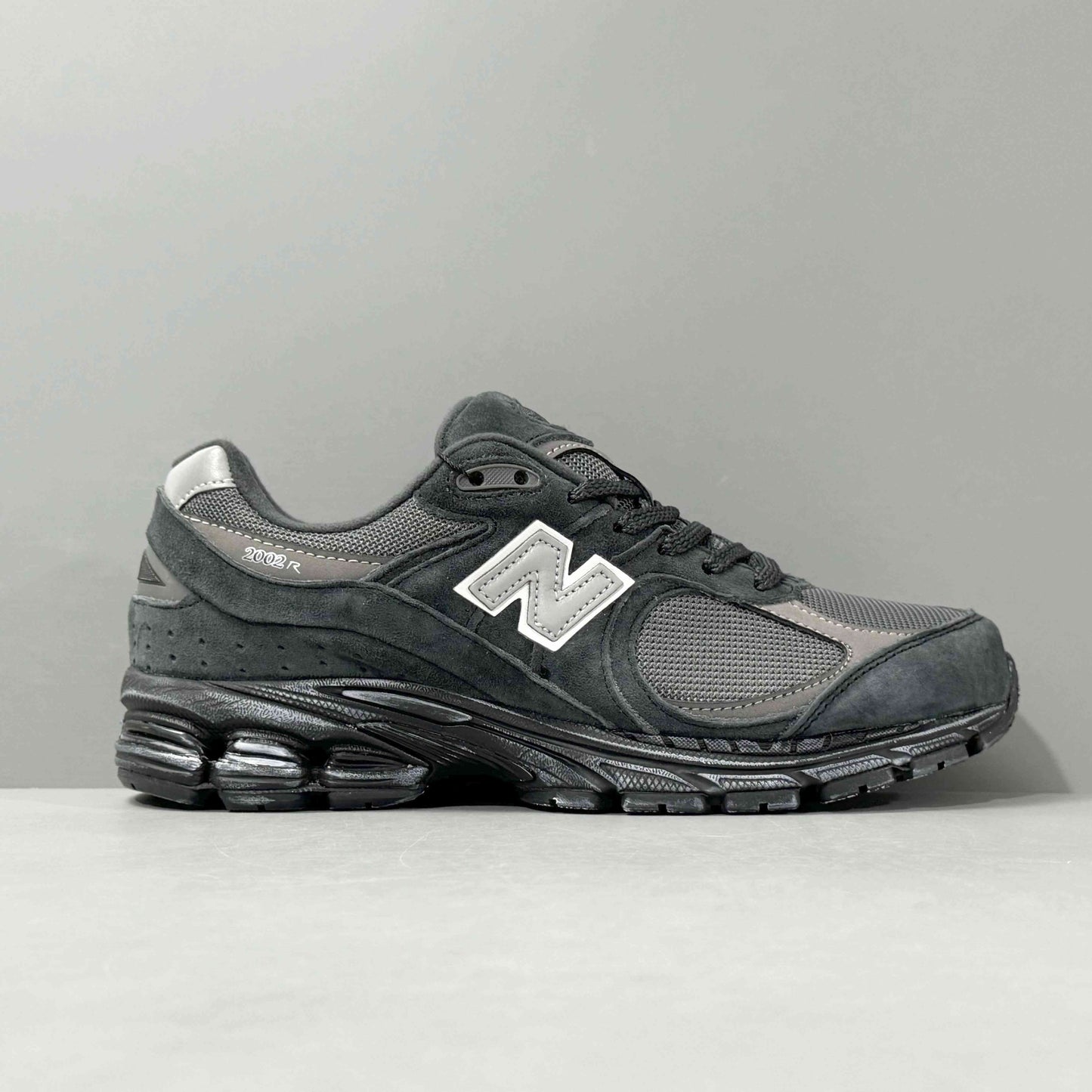 New Balance NB 2002R