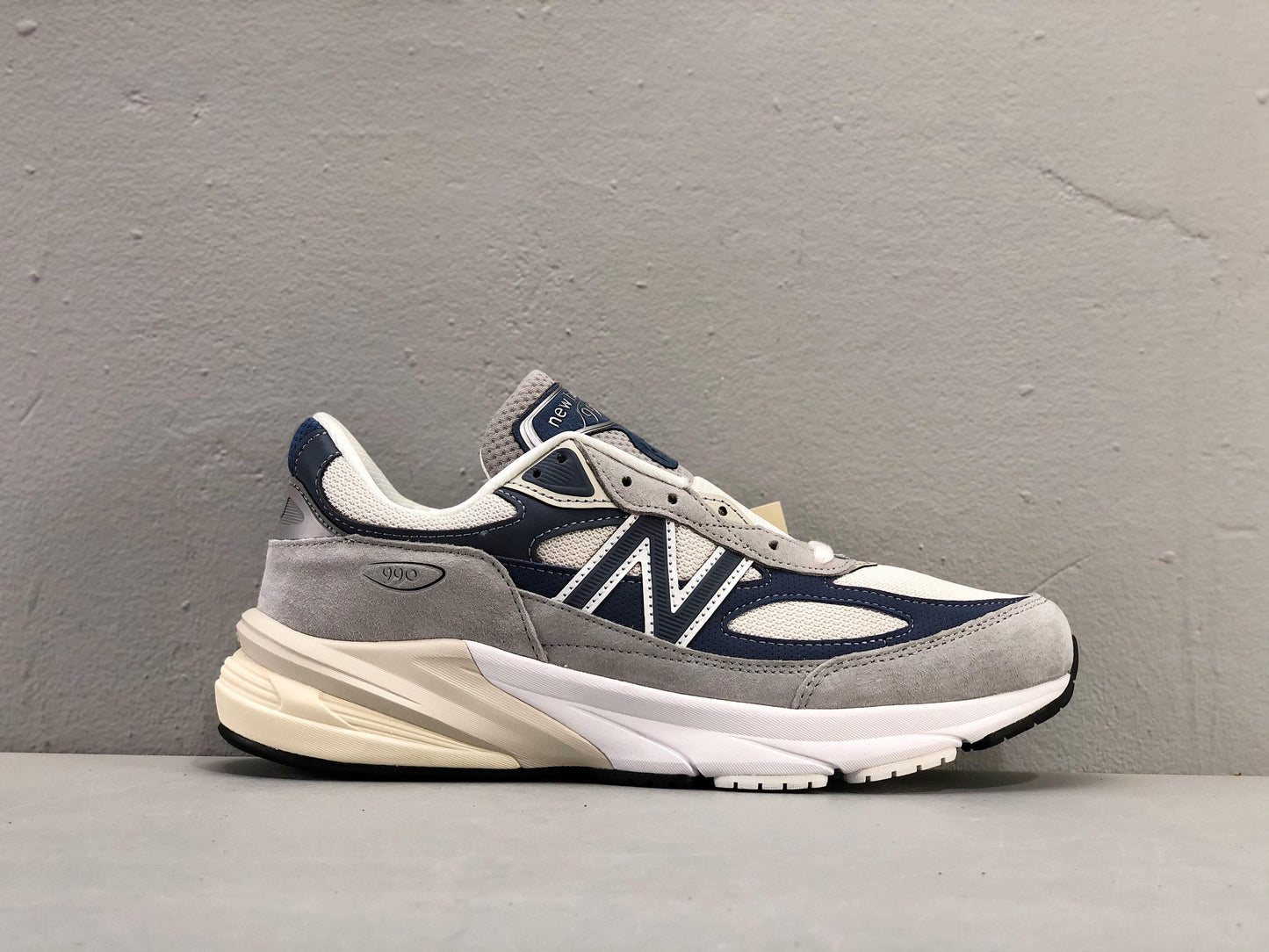 New Balance 990 V6