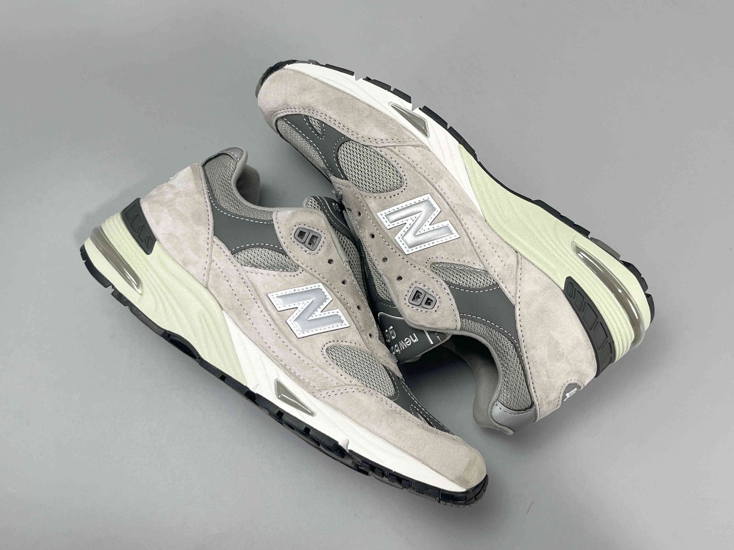 New Balance 991