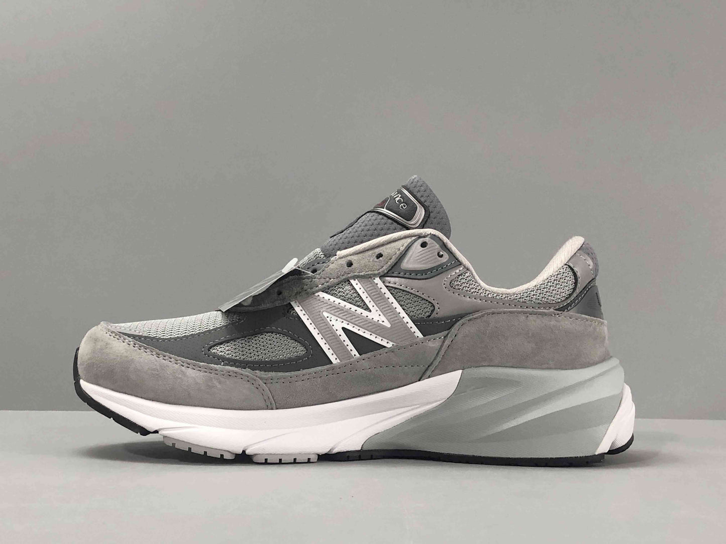 New Balance 990 V6
