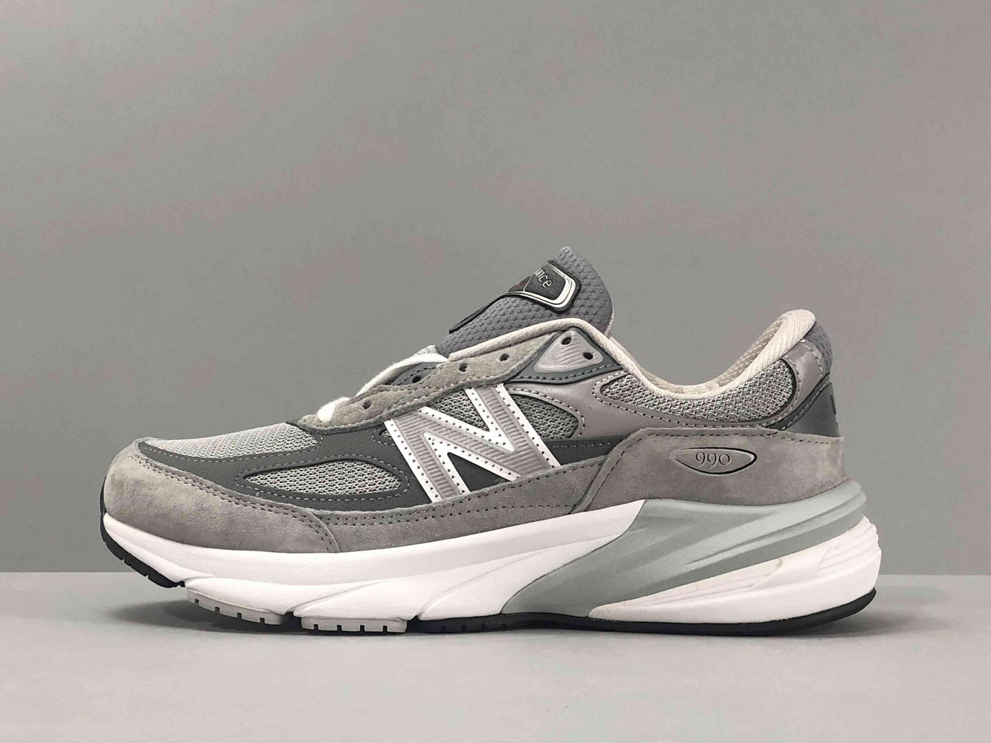 New Balance 990 V6