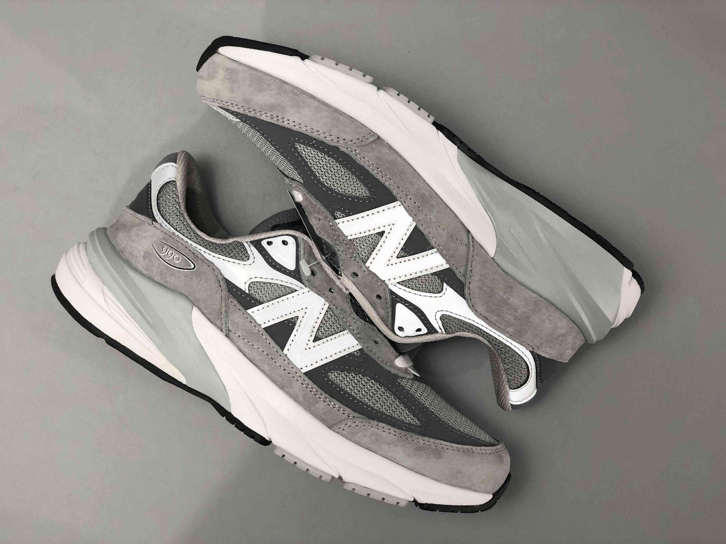 New Balance 990 V6