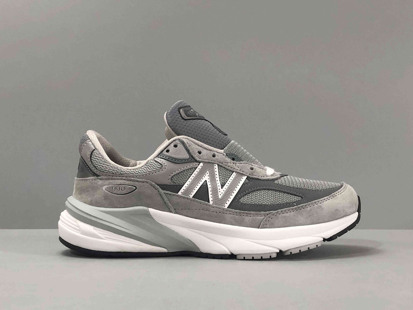 New Balance 990 V6