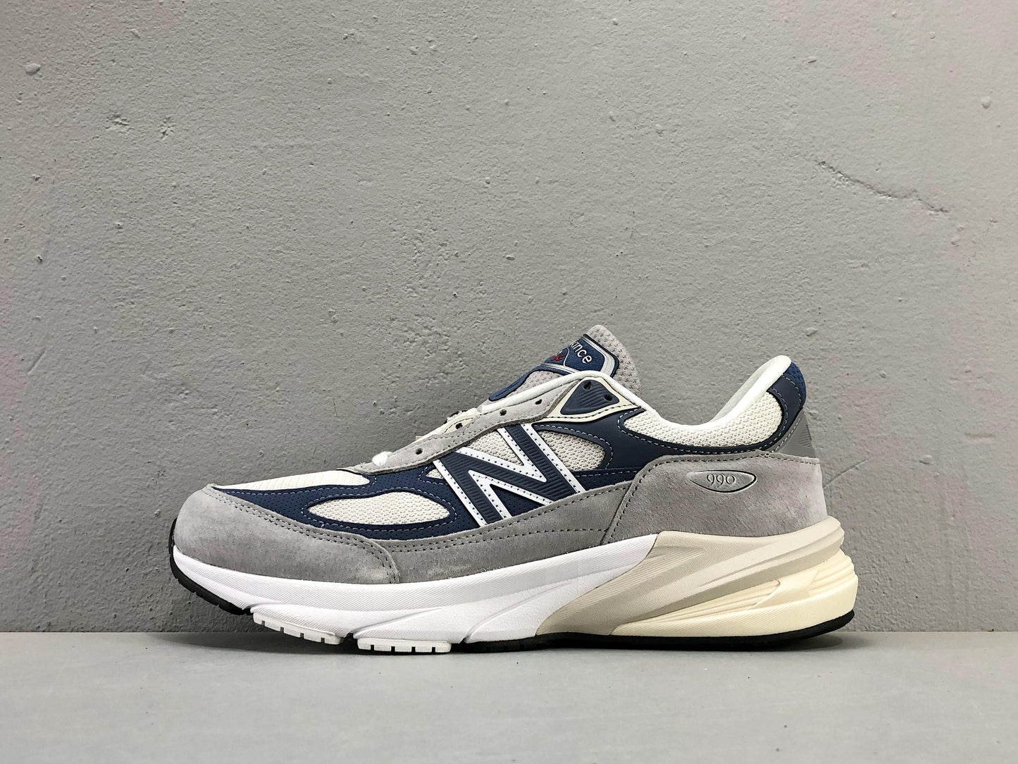 New Balance 990 V6