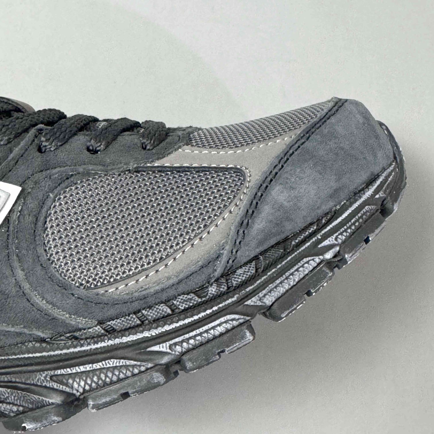 New Balance NB 2002R