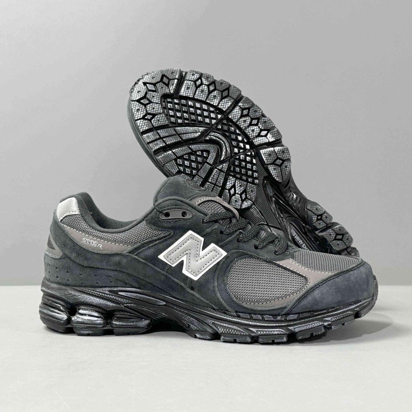 New Balance NB 2002R