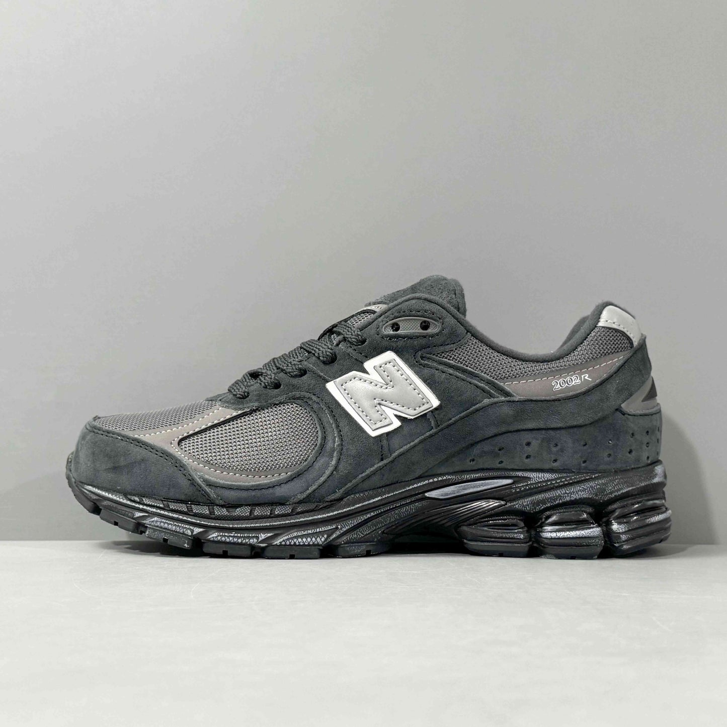 New Balance NB 2002R